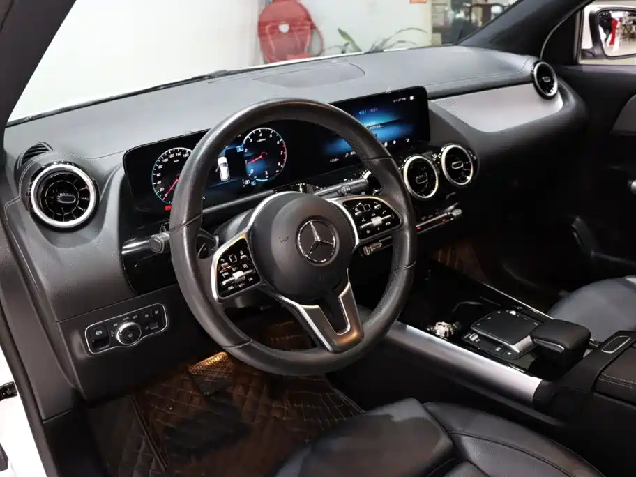 Mercedes-Benz GLA — фото 10