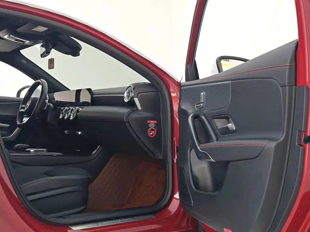 Mercedes-Benz A-Class — фото 14