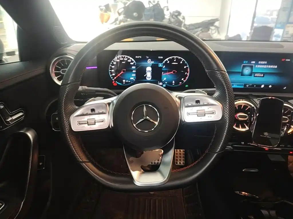 Mercedes-Benz CLA (Import) — фото 11