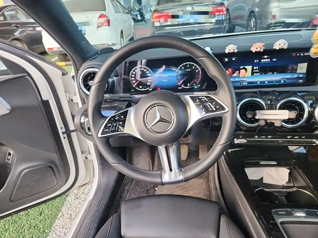 Mercedes-Benz A-Class — фото 11