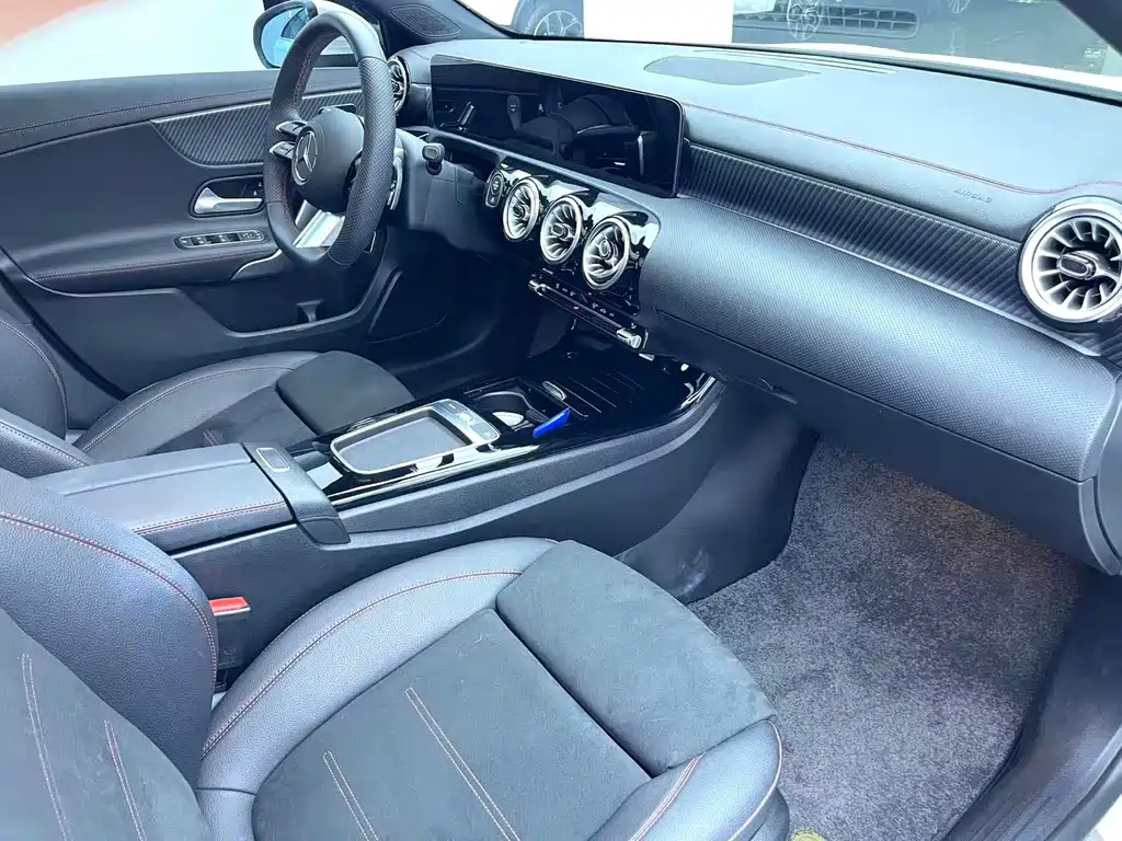 Mercedes-Benz A-Class — фото 10