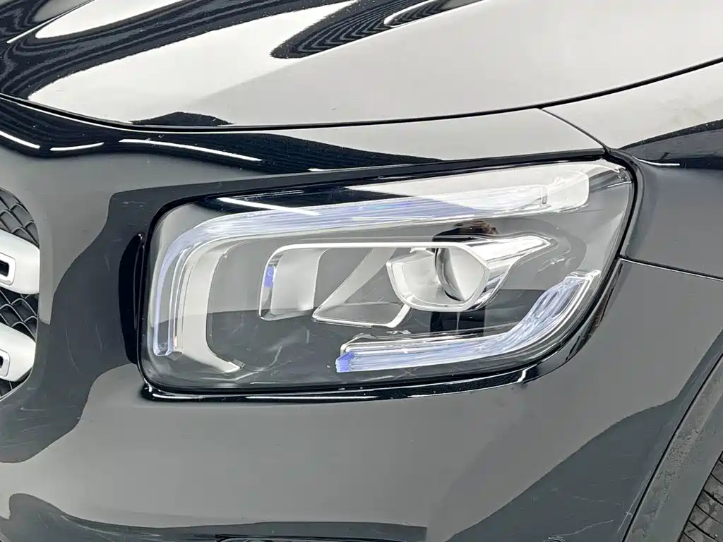 Mercedes-Benz GLB — фото 10