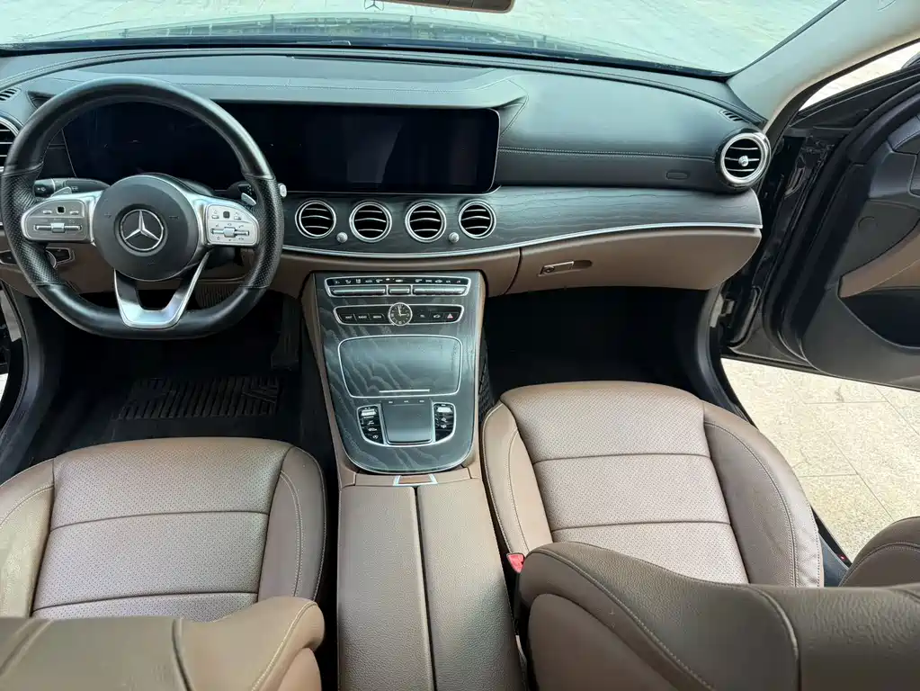 Mercedes-Benz E-Class — фото 10