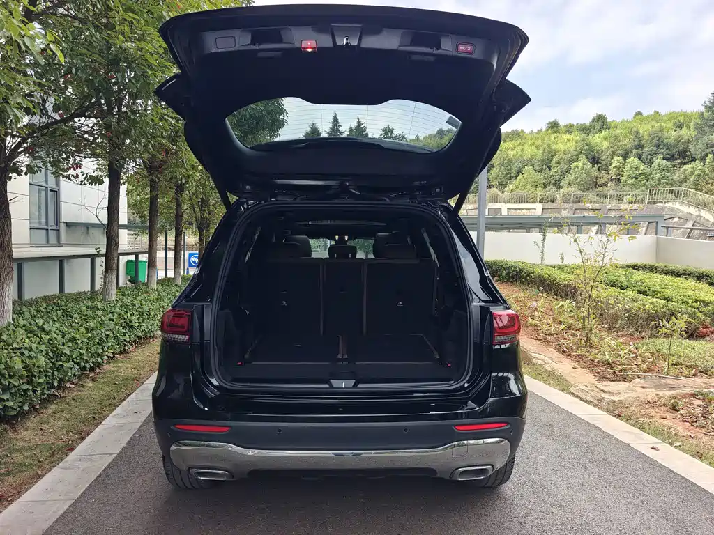 Mercedes-Benz GLB — фото 18