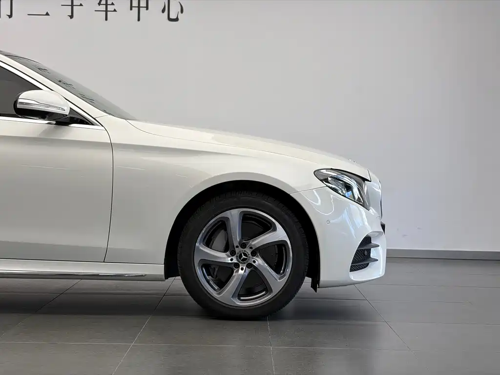Mercedes-Benz E-Class — фото 20