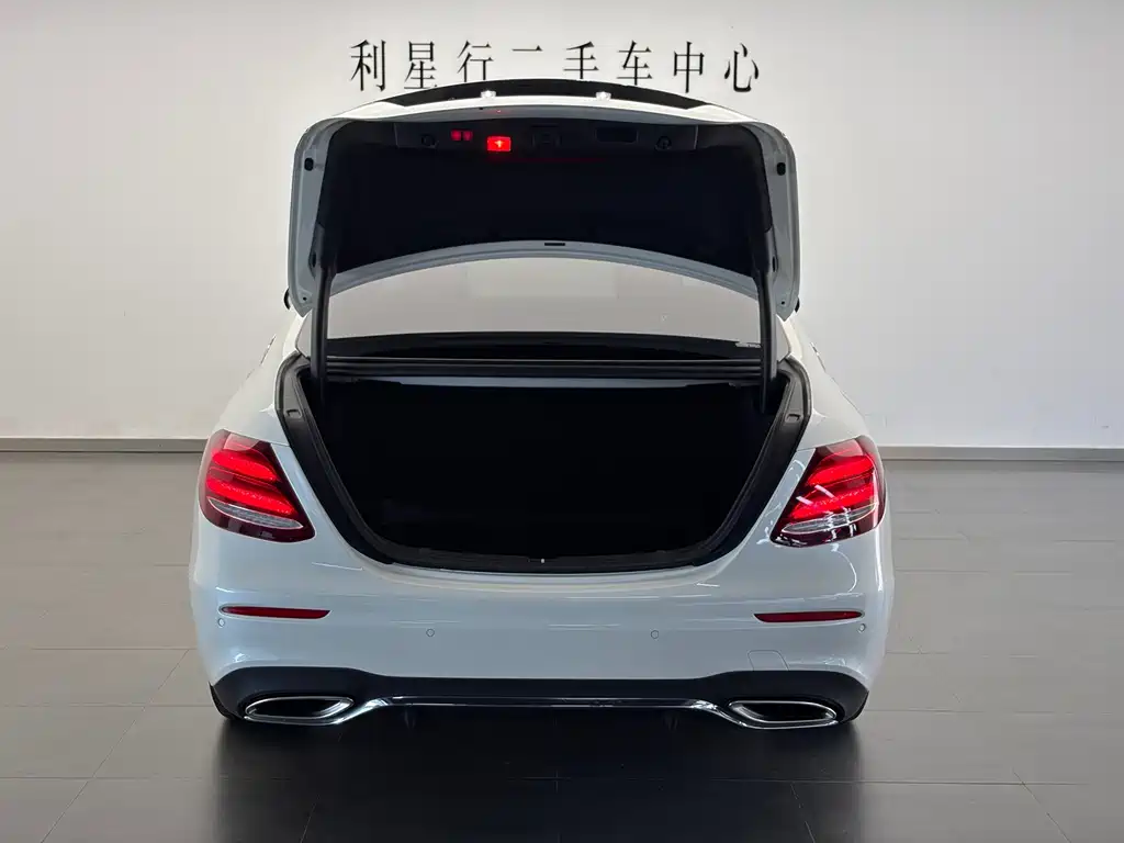 Mercedes-Benz E-Class — фото 6