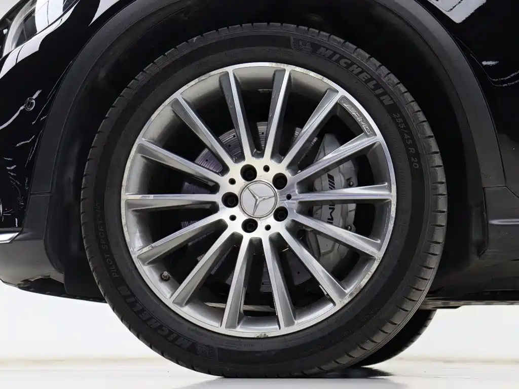 Mercedes-Benz GLC AMG — фото 31