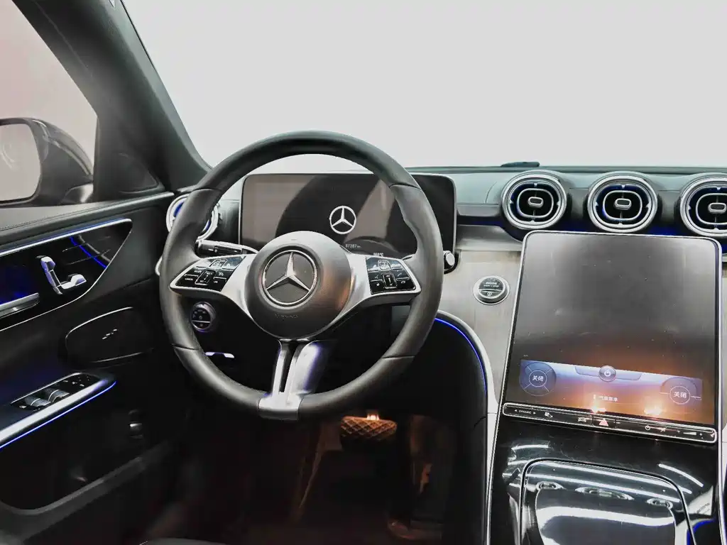 Mercedes-Benz C-Class — фото 17