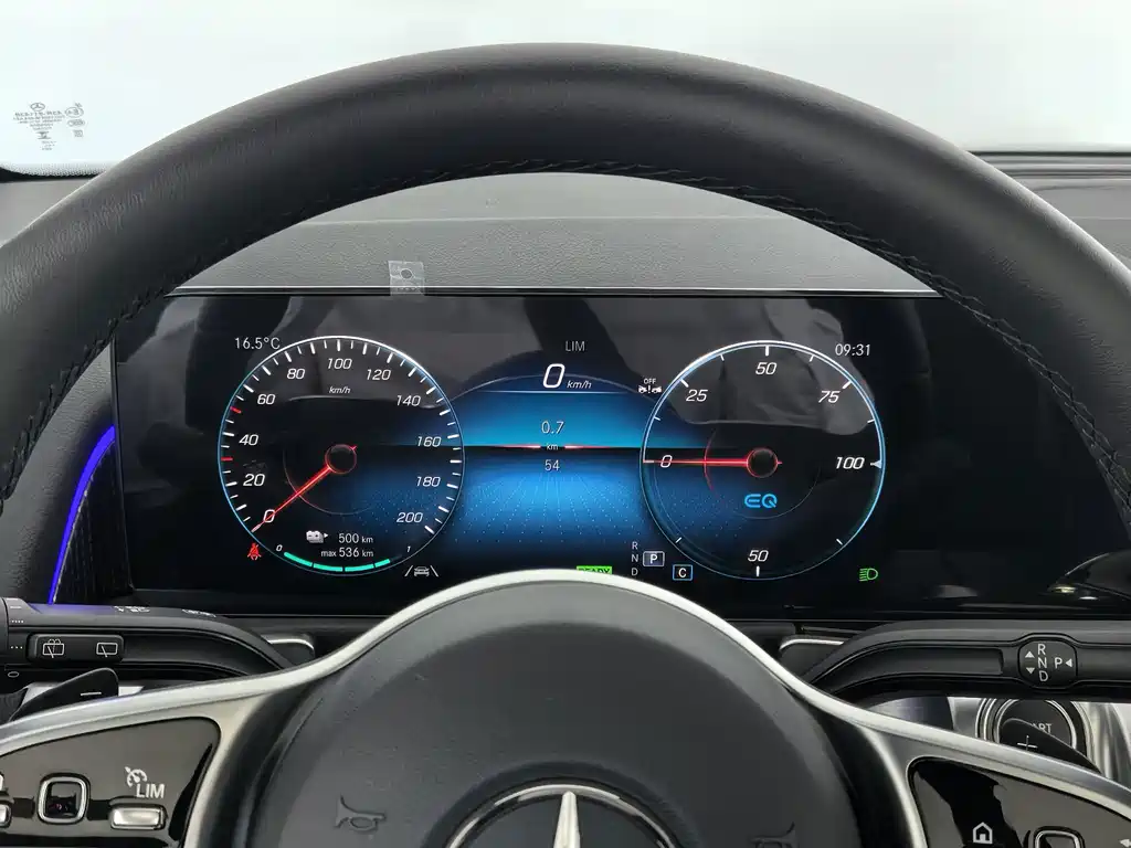 Mercedes-Benz EQB — фото 18