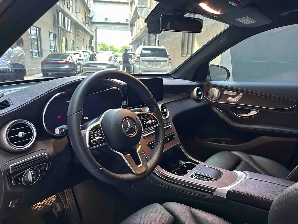 Mercedes-Benz GLC — фото 15