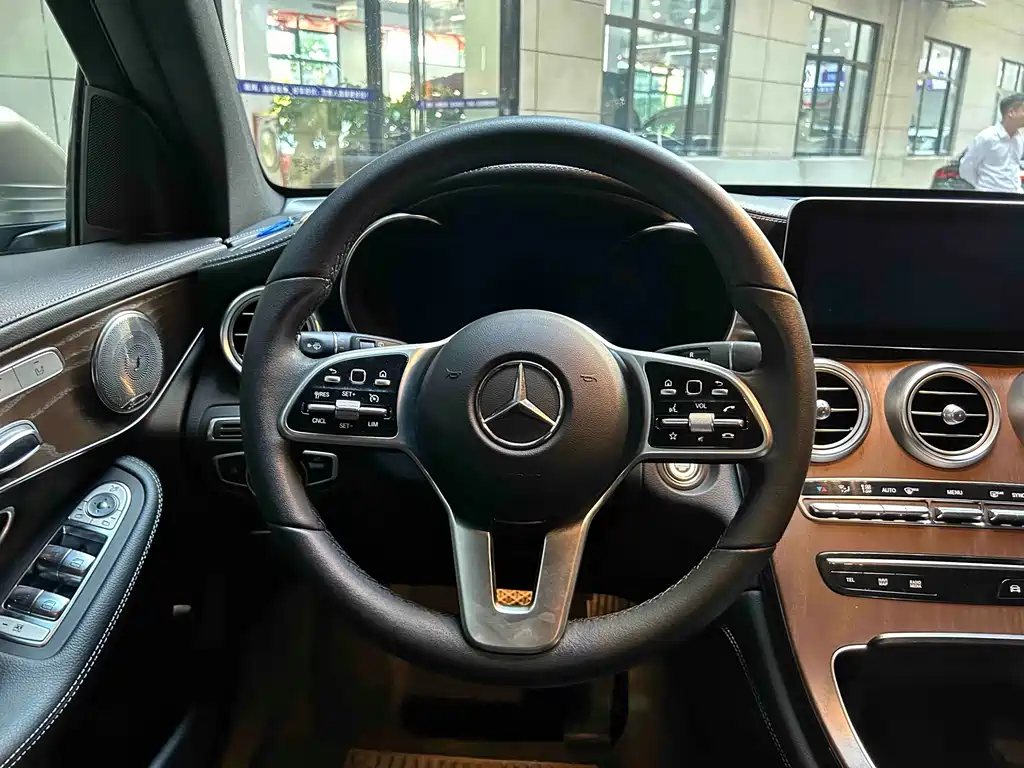 Mercedes-Benz GLC — фото 9