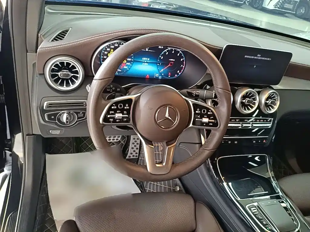 Mercedes-Benz GLC — фото 11