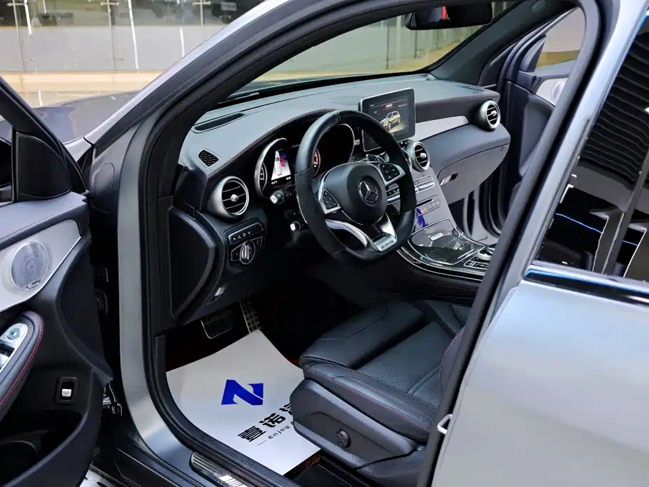 Mercedes-Benz GLC AMG — фото 18