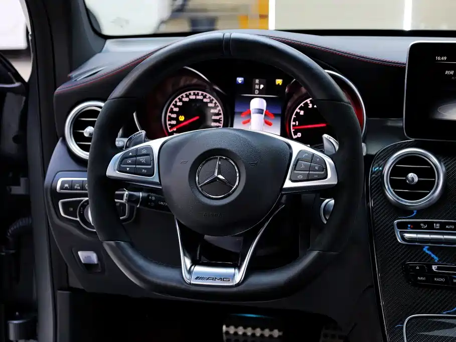 Mercedes-Benz GLC AMG — фото 25