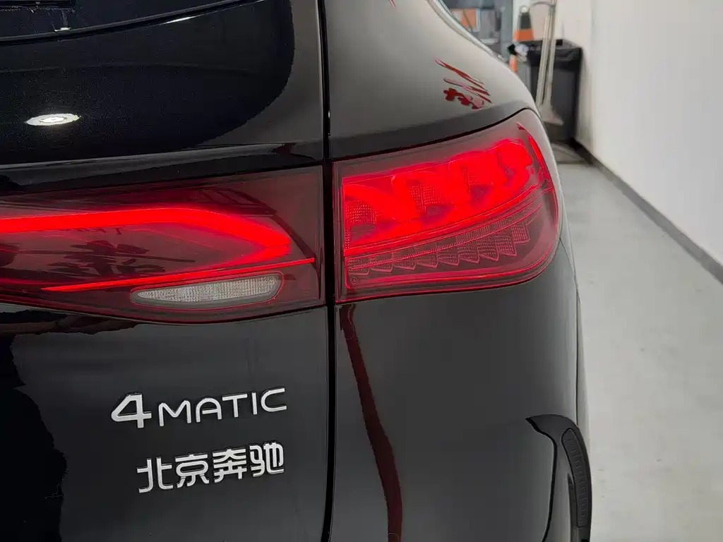 Mercedes-Benz EQE SUV — фото 17