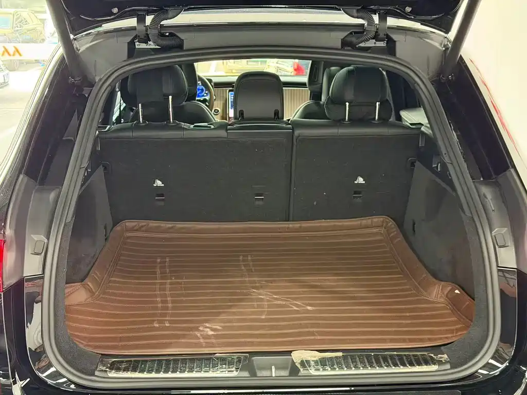 Mercedes-Benz EQE SUV — фото 19