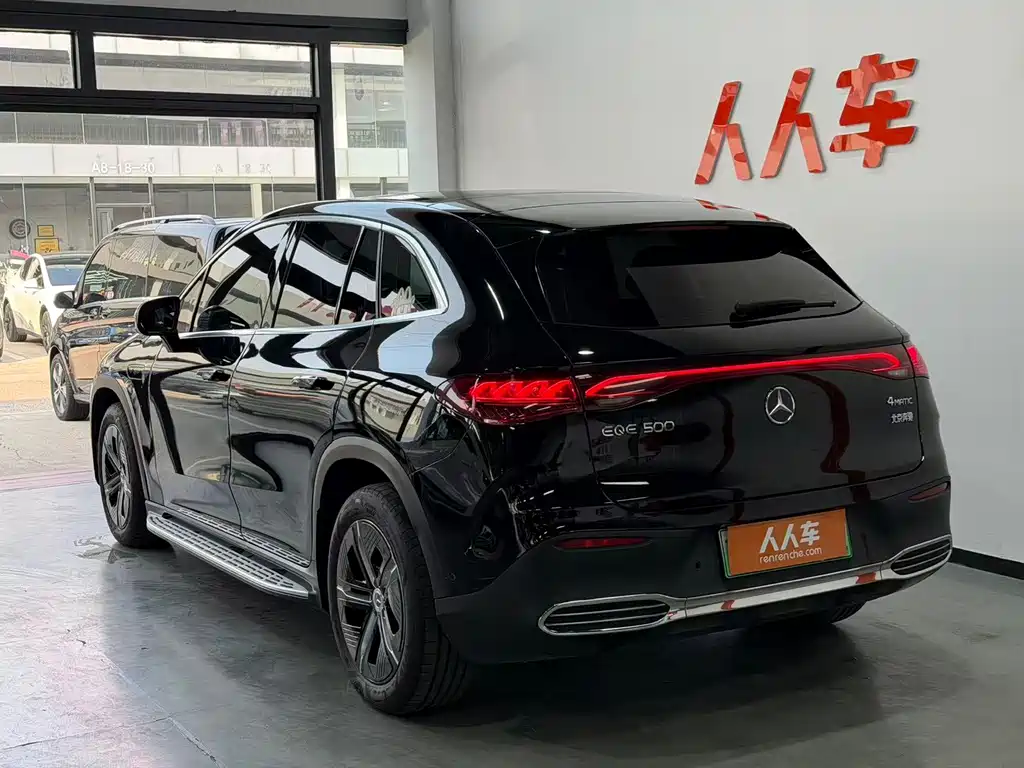 Mercedes-Benz EQE SUV — фото 20