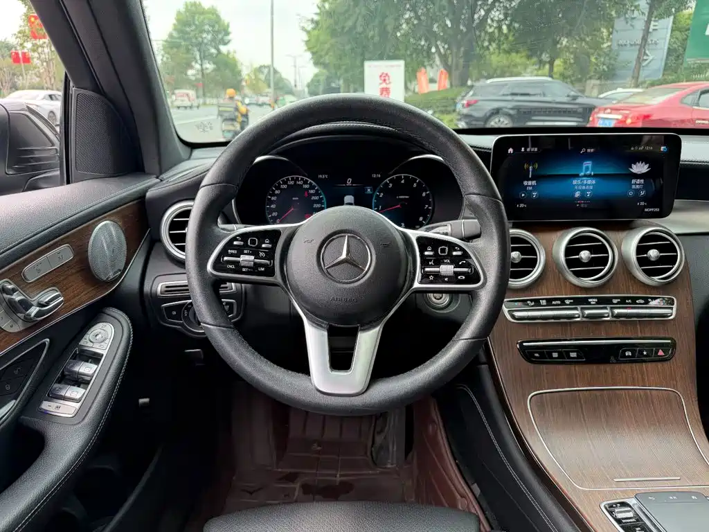 Mercedes-Benz GLC — фото 14