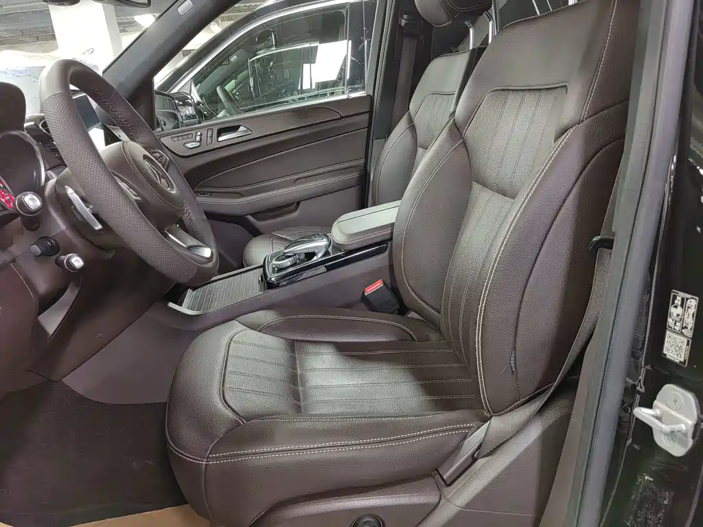 Mercedes-Benz GLS — фото 6