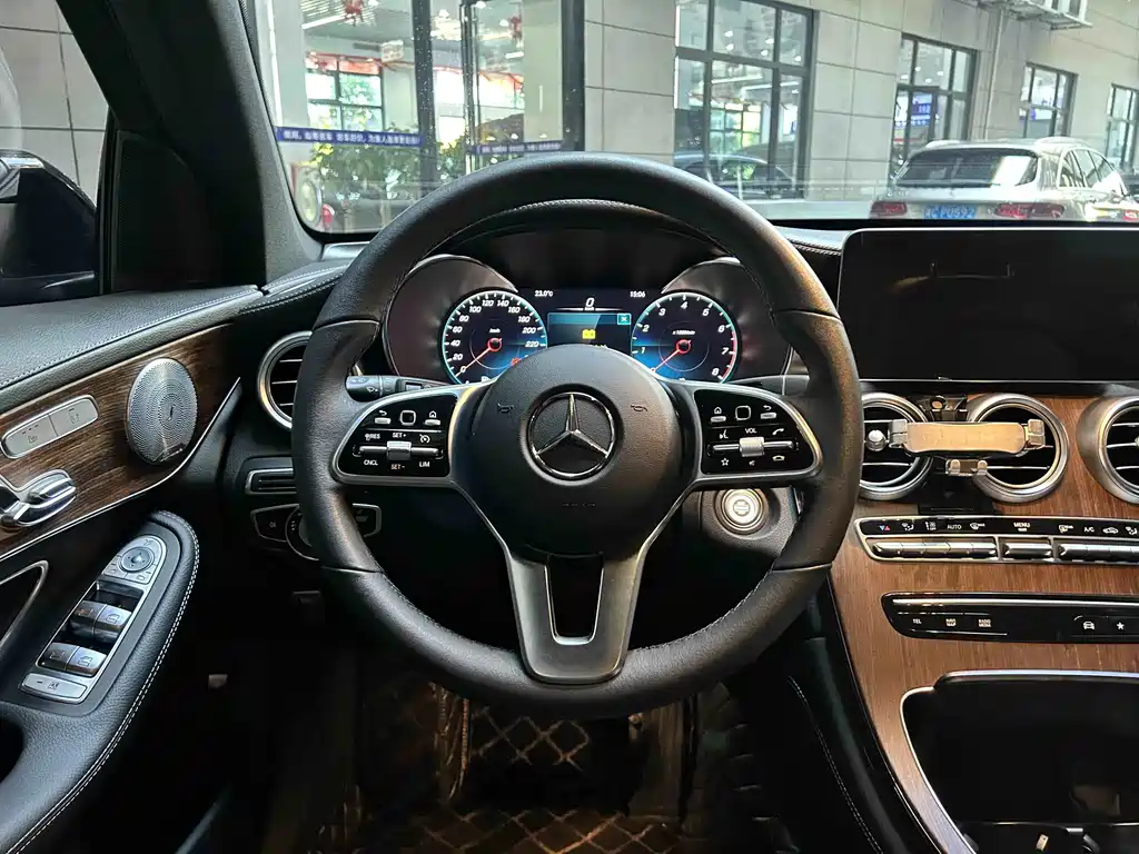 Mercedes-Benz GLC — фото 11