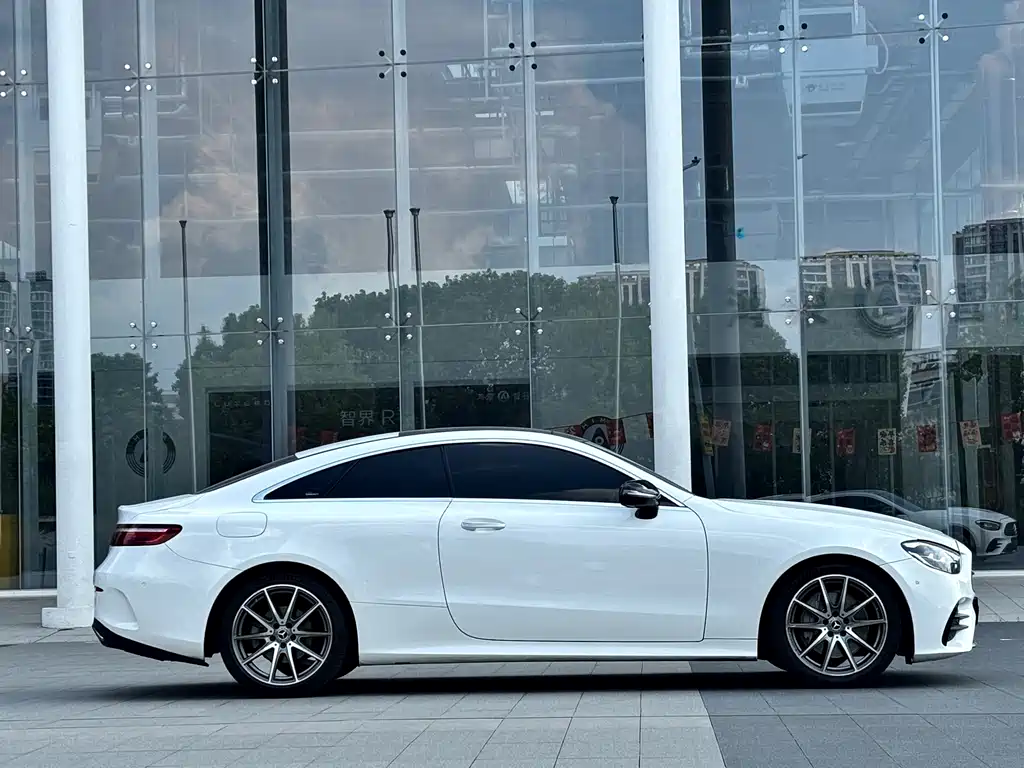 Mercedes-Benz E-Class (Import) — фото 4