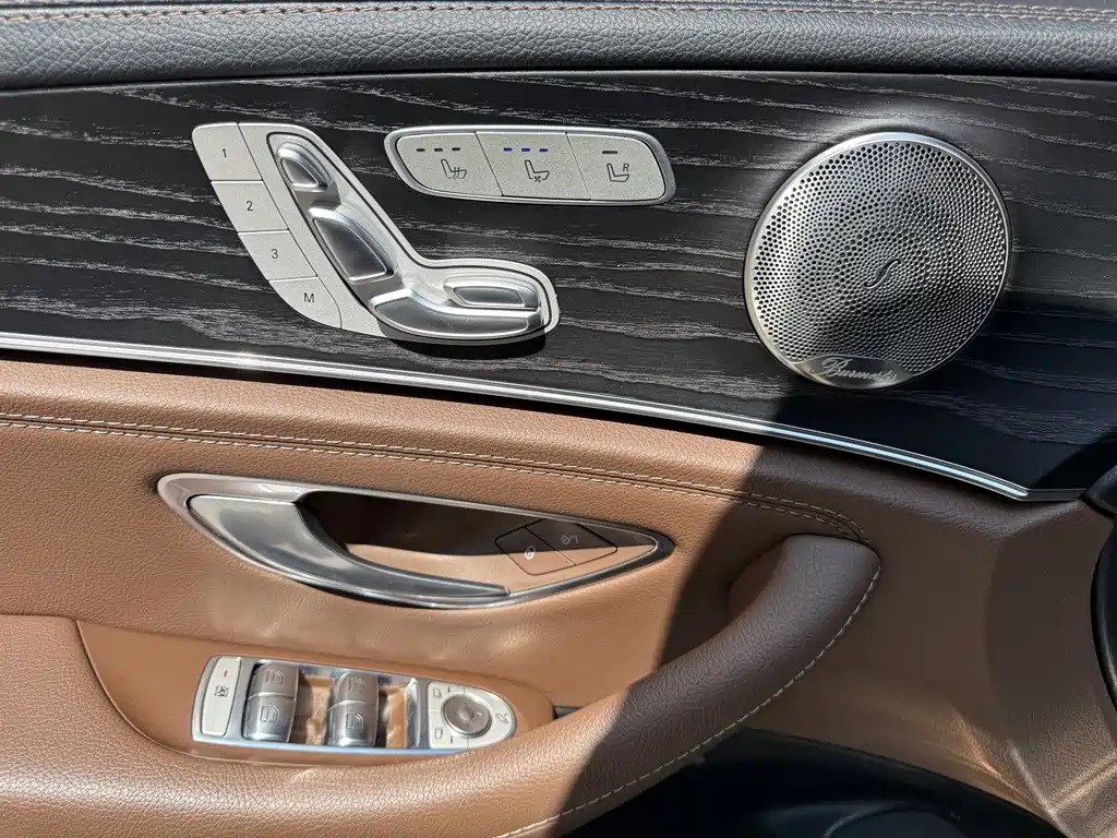Mercedes-Benz E-Class — фото 18
