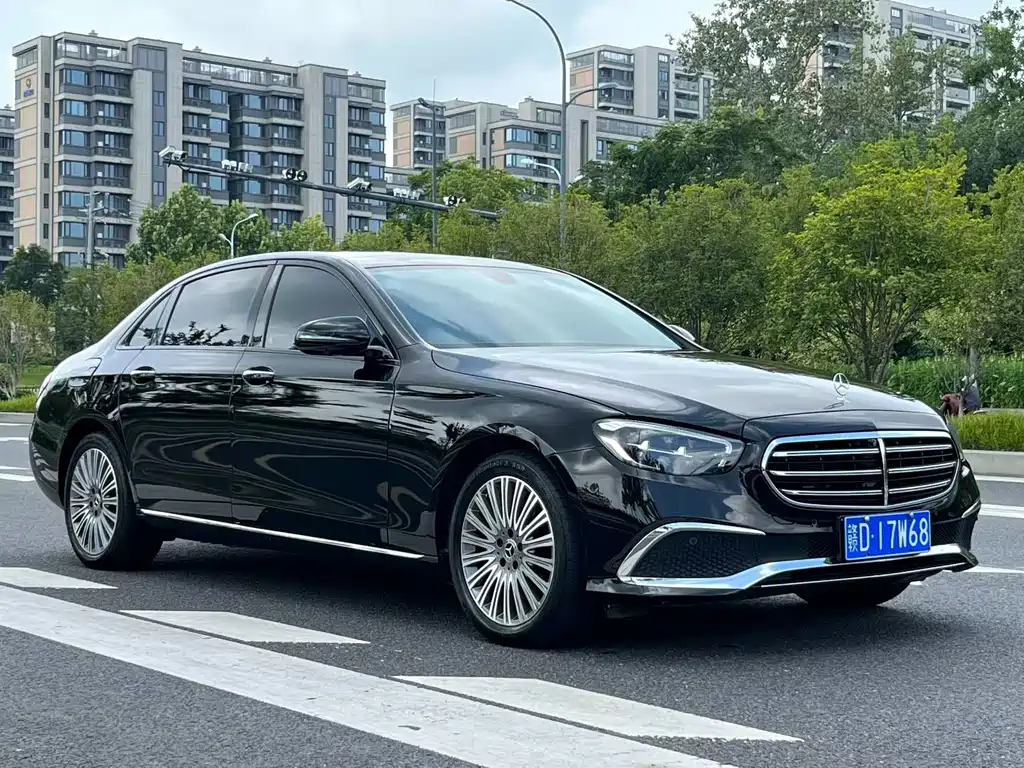 Mercedes-Benz E-Class — фото 3