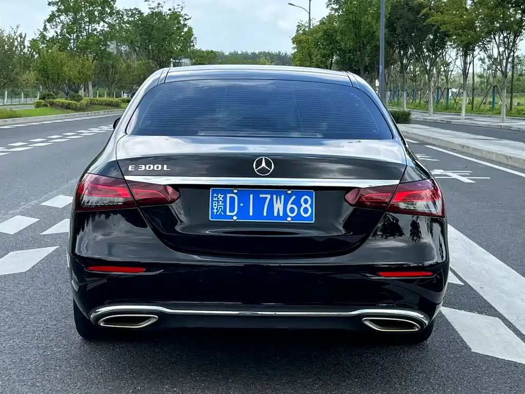 Mercedes-Benz E-Class — фото 8