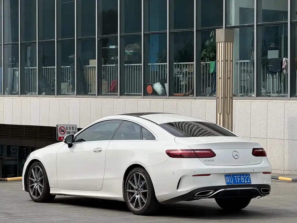 Mercedes-Benz E-Class (Import) — фото 5