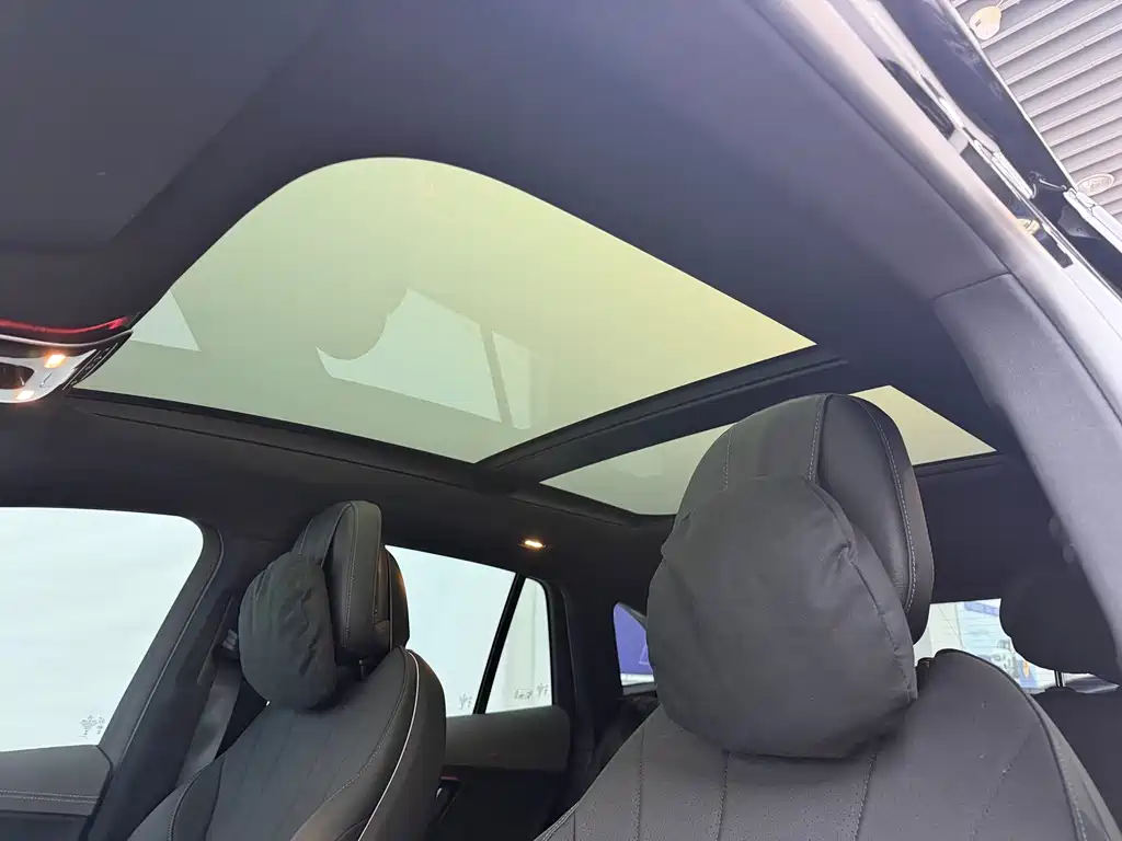 Mercedes-Benz EQE SUV — фото 11