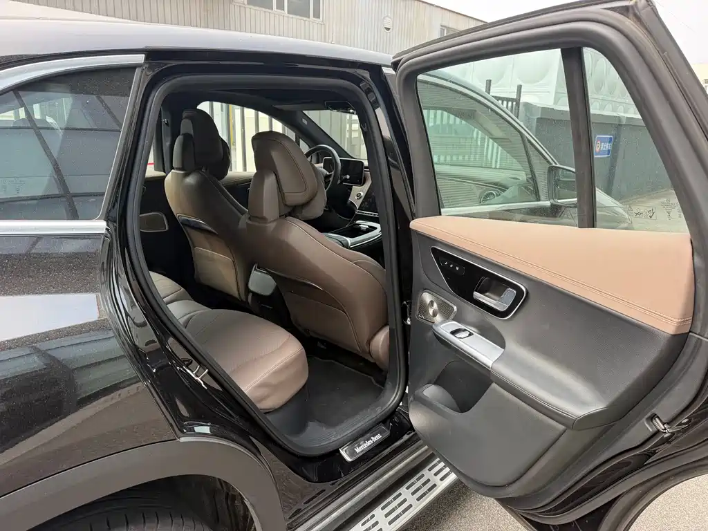Mercedes-Benz EQE SUV — фото 3