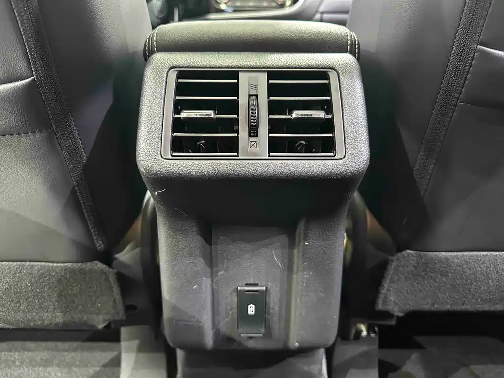 Mitsubishi Outlander — фото 15