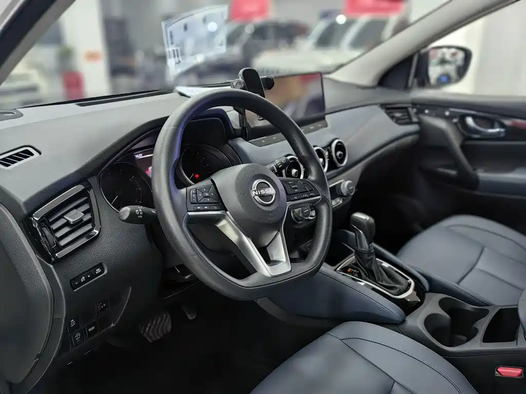 Nissan Qashqai — фото 10