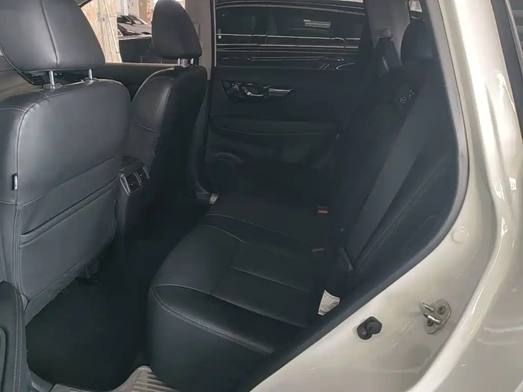Nissan X-Trail — фото 17