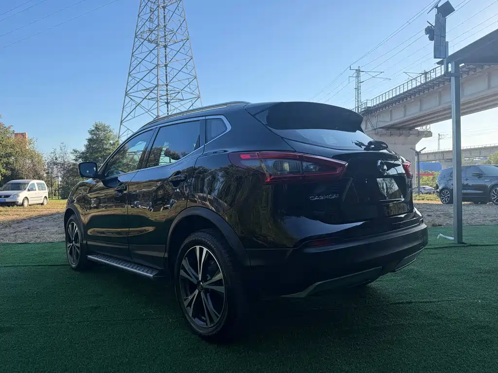 Nissan Qashqai — фото 4