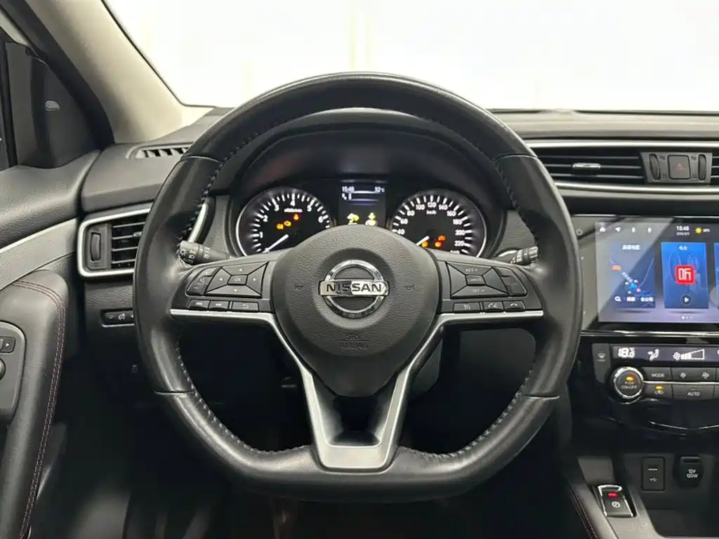 Nissan Qashqai — фото 11