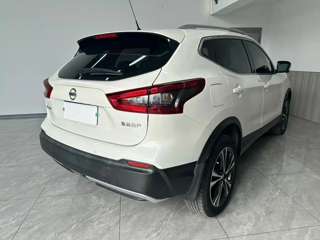 Nissan Qashqai — фото 6