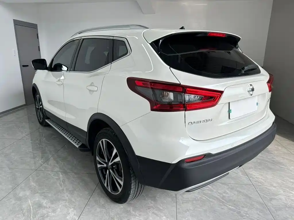 Nissan Qashqai — фото 4