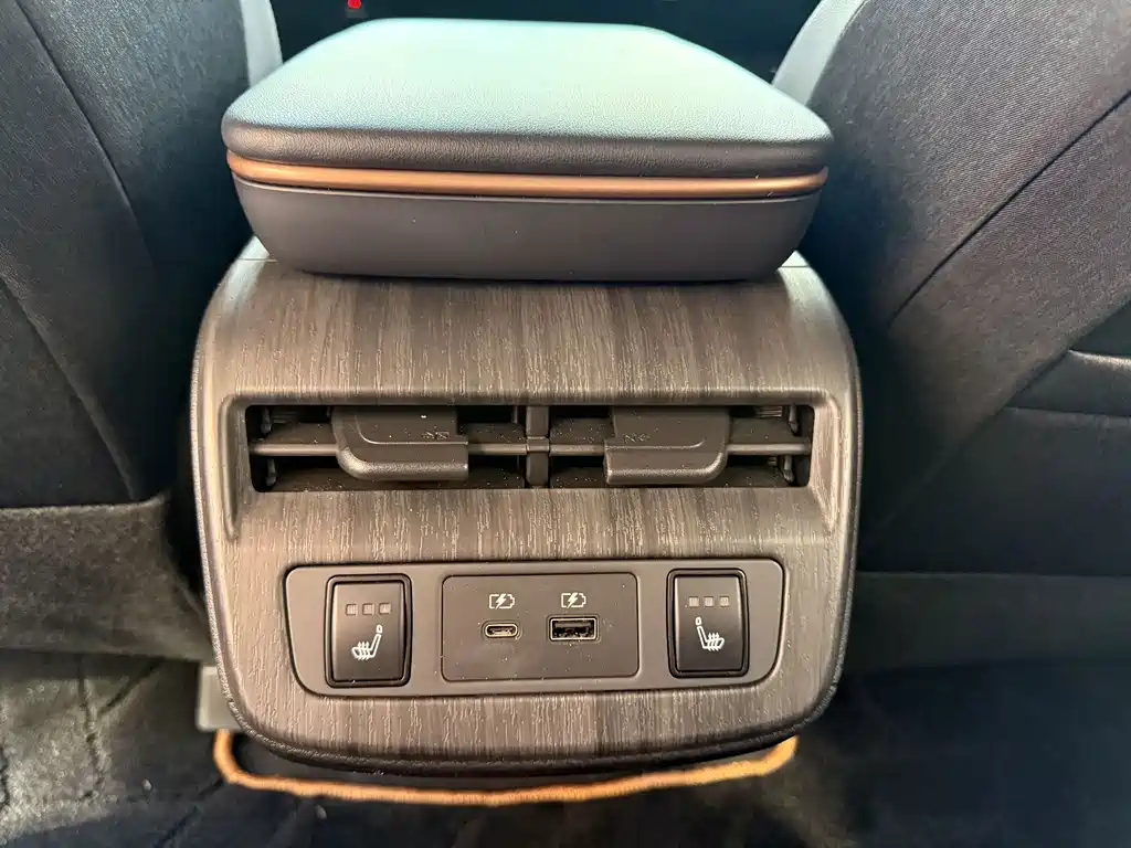 Nissan Ariya — фото 10