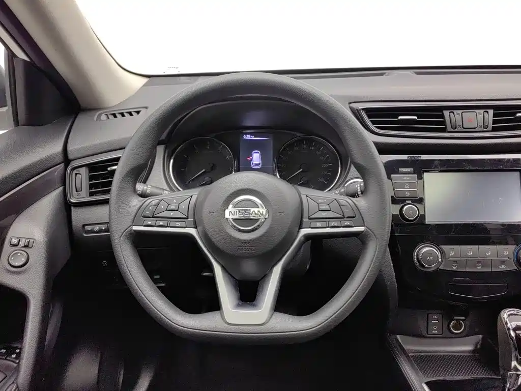 Nissan X-Trail — фото 11