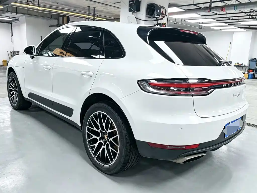 Porsche Macan — фото 17