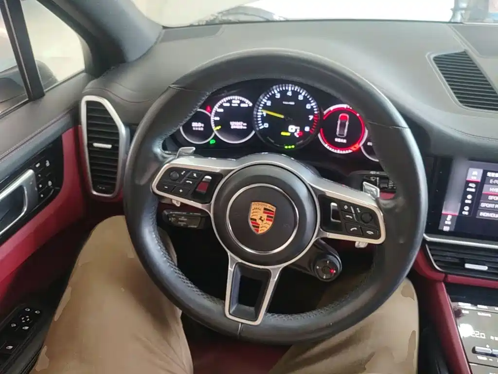Porsche Cayenne Hybrid — фото 11