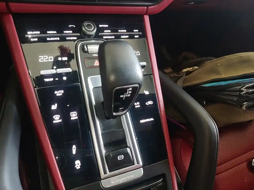 Porsche Cayenne Hybrid — фото 14