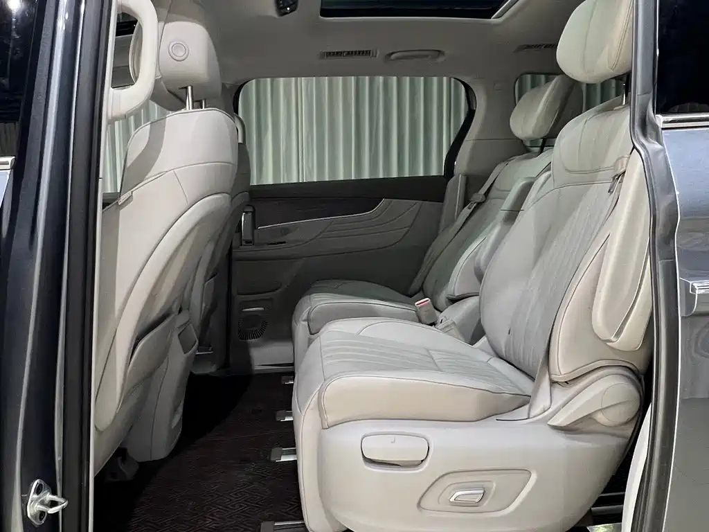 Roewe iMAX8 — фото 11
