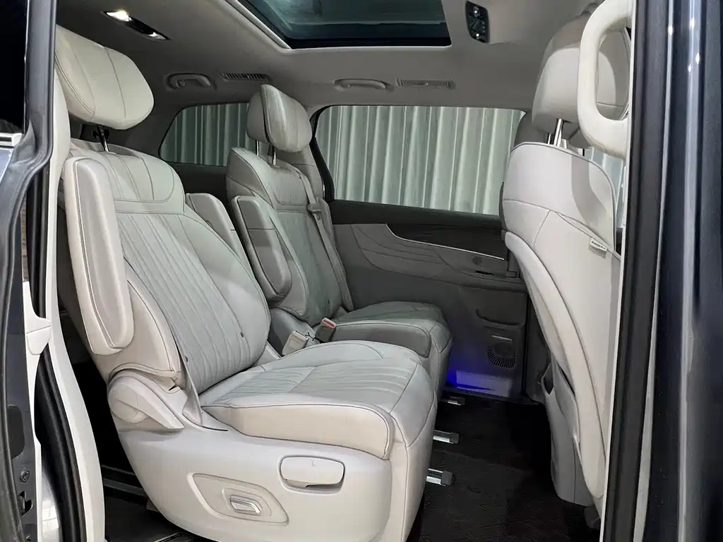 Roewe iMAX8 — фото 18