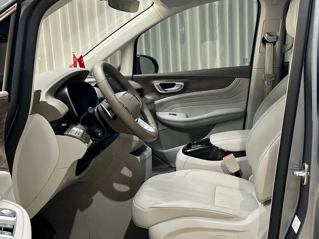 Roewe iMAX8 — фото 7