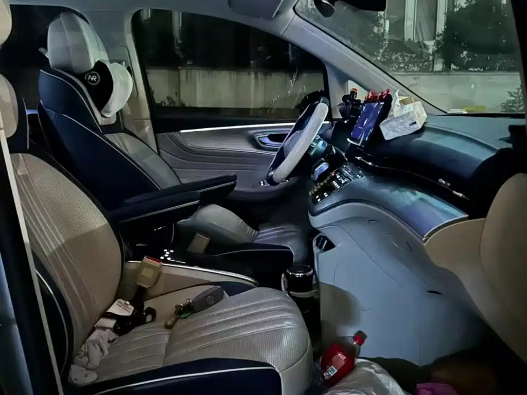 Roewe iMAX8 — фото 3