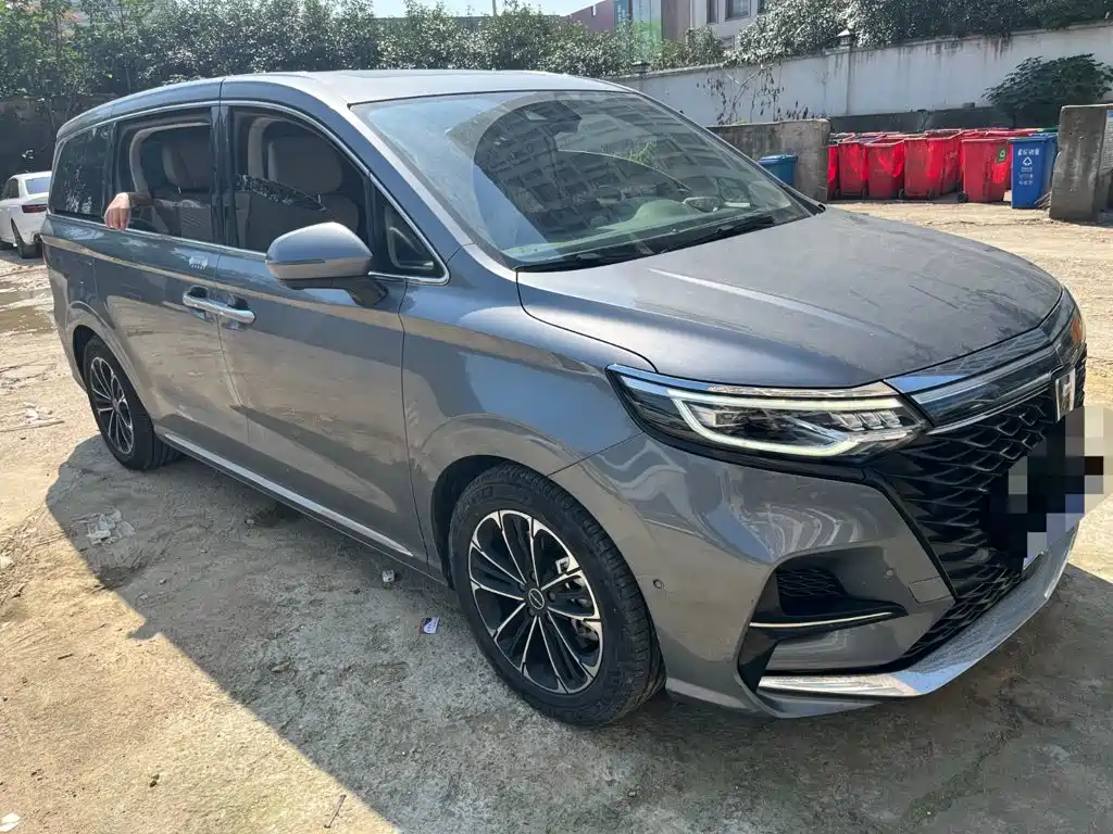 Roewe iMAX8 — фото 5