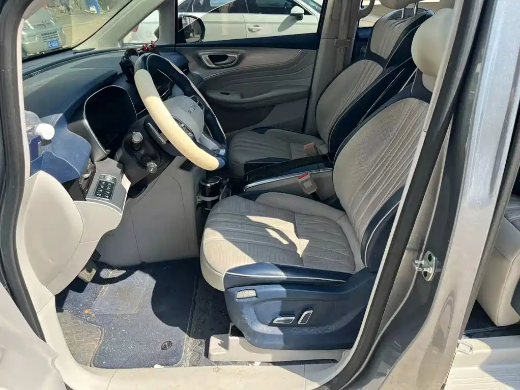 Roewe iMAX8 — фото 8
