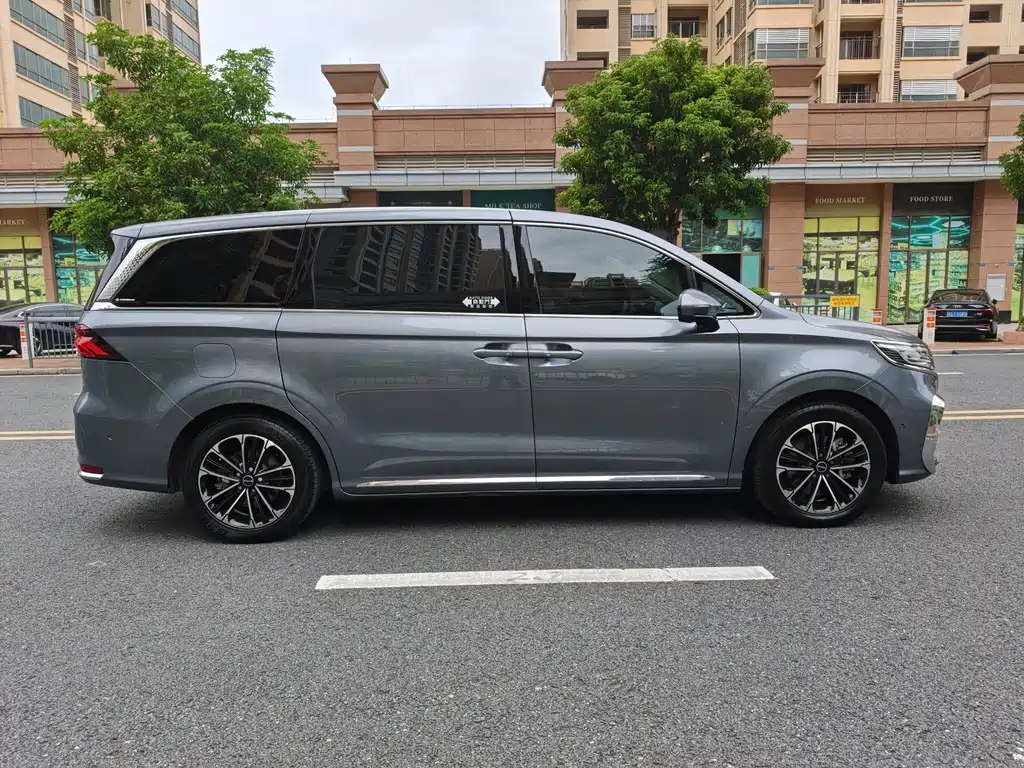 Roewe iMAX8 — фото 6